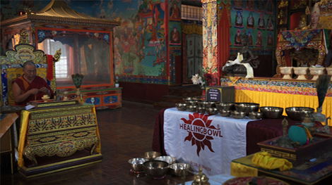 Освящение набора Healingbowl®, заказанного Кораблёвым С.Г. (хирург-травматолог, преподаватель и амбассадор Healingbowl®) в тибетском монастыре